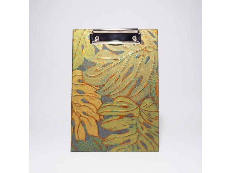 Handgefertigtes Klemmbrett vom Atelier 1818, A5, die ideale, stabile Schreibunterlage für kreative Notizen und freies Schreiben ohne Tisch. Design Cassual Floral