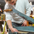 Buchbindekurs Materialzuschnitt an der Pappschere Atelier 1818 Oberdiessbach Bern Schweiz