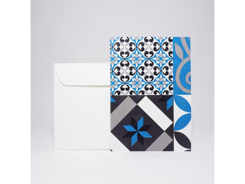 Hochwertige Grusskarte A5 vom Atelier 1818, handgefertigt in der Schweiz, inkl. Einlageblatt und Kuvert. Design Kachel Blue