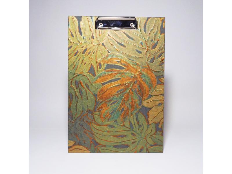 Handgefertigtes Klemmbrett vom Atelier 1818, A4, die ideale, stabile Schreibunterlage für kreative Notizen und freies Schreiben ohne Tisch. Design Casual Floral