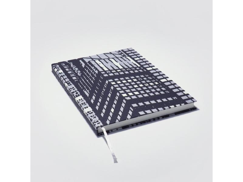 Von Hand produziertes Notizbuch A5 vom Atelier 1818 – kombiniert traditionelle Buchbindekunst mit moderner, fühlbarer Ästhetik. Design Day & Night Florescent Dark