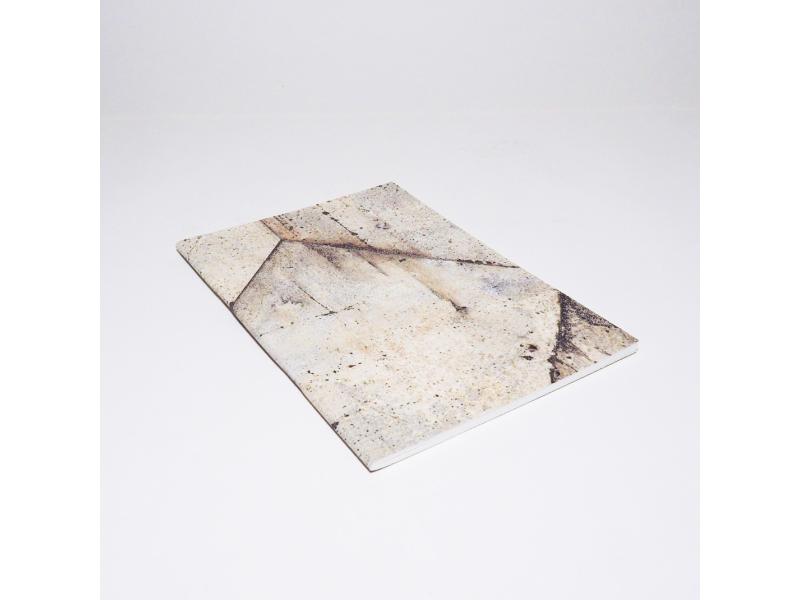 Edles Notizheft vom Atelier 1818: Handgearbeitetes A5 Heft und besondere Materialhaptik für ein einzigartiges Schreibgefühl. Design Beton