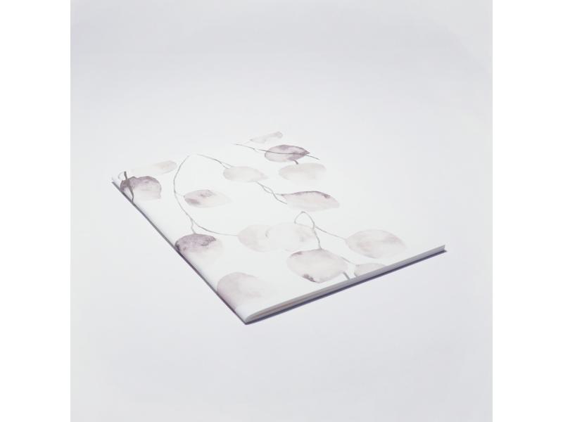 Edles Notizheft vom Atelier 1818: Handgearbeitetes A6 Heft und besondere Materialhaptik für ein einzigartiges Schreibgefühl. Design Blätter Grey