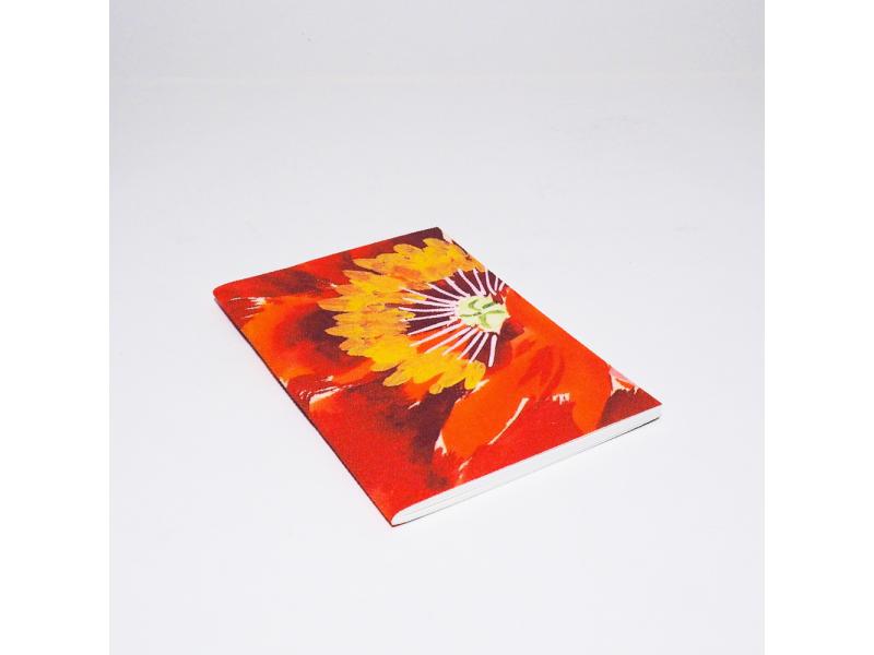 Edles Notizheft vom Atelier 1818: Handgearbeitetes A6 Heft und besondere Materialhaptik für ein einzigartiges Schreibgefühl. Design Kimono