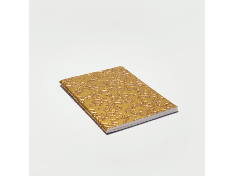 Edles Notizheft vom Atelier 1818: Handgearbeitetes A6 Heft und besondere Materialhaptik für ein einzigartiges Schreibgefühl. Design Marrakesch gold