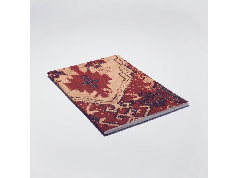 Edles Notizheft vom Atelier 1818: Handgearbeitetes A5 Heft und besondere Materialhaptik für ein einzigartiges Schreibgefühl. Design Oriental Story Red