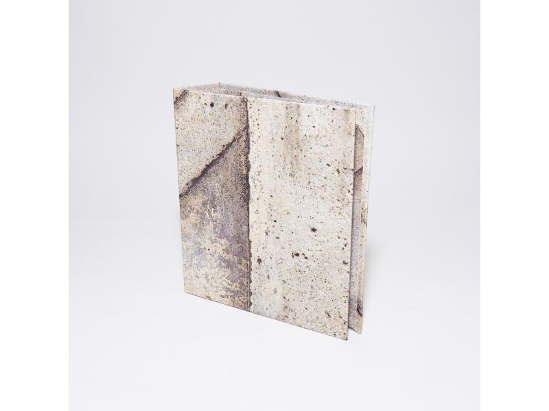 Hochwertiger A6 Ringordner vom Atelier 1818 zur stilvollen Aufbewahrung besonderer Dokumente, handgefertigt aus edlem Materialien, Design Beton